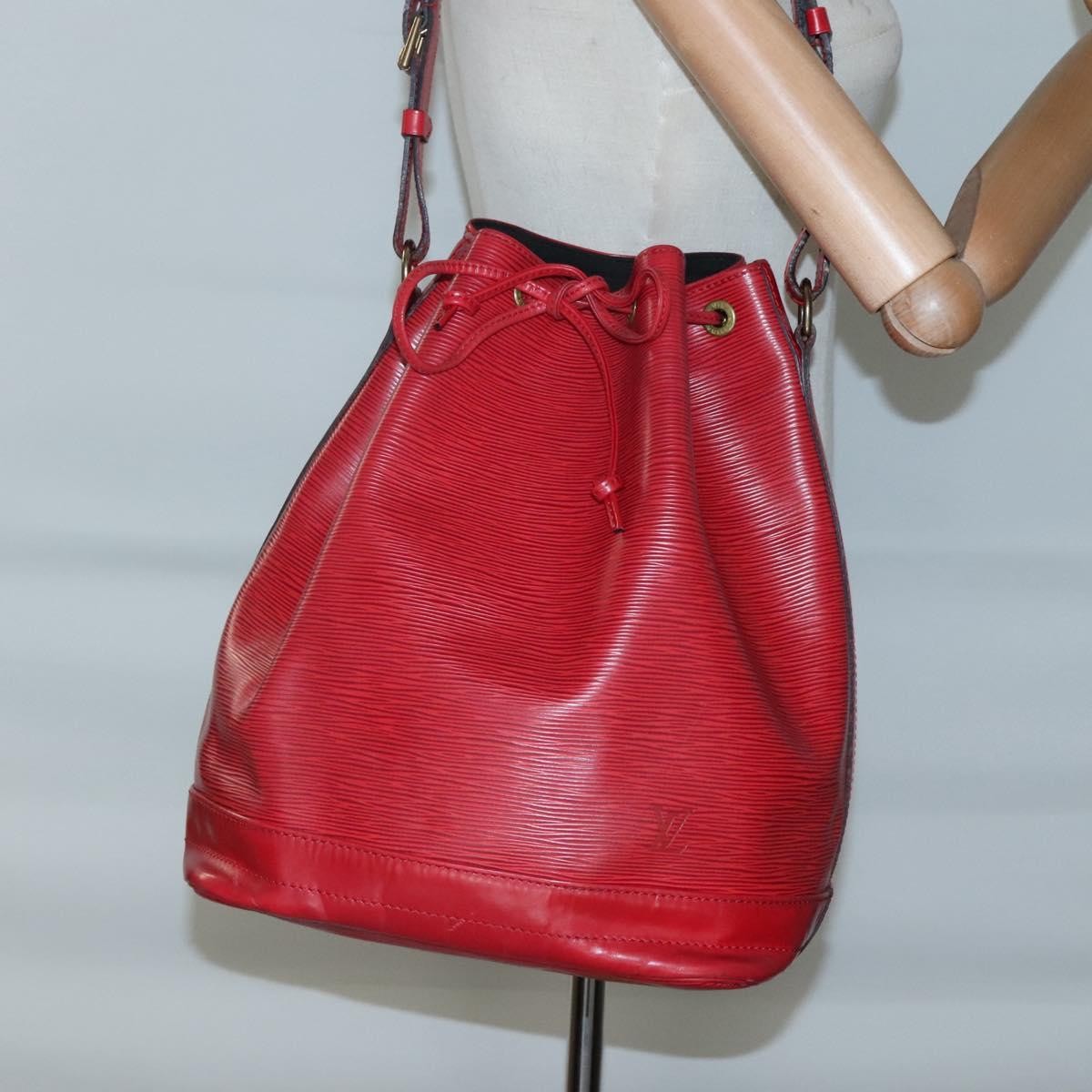 Louis Vuitton Noe Handbag Epi leather, RED, LEATHER, Handbag