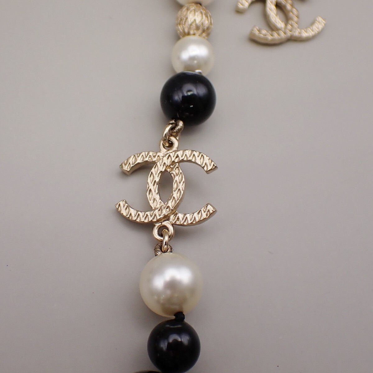 Chanel CC Logo Chain Pendant Necklace Imitation Pearl Imitation pearl with Gold-Plated and Beads, GOLD, GOLD_PLATED, Necklace