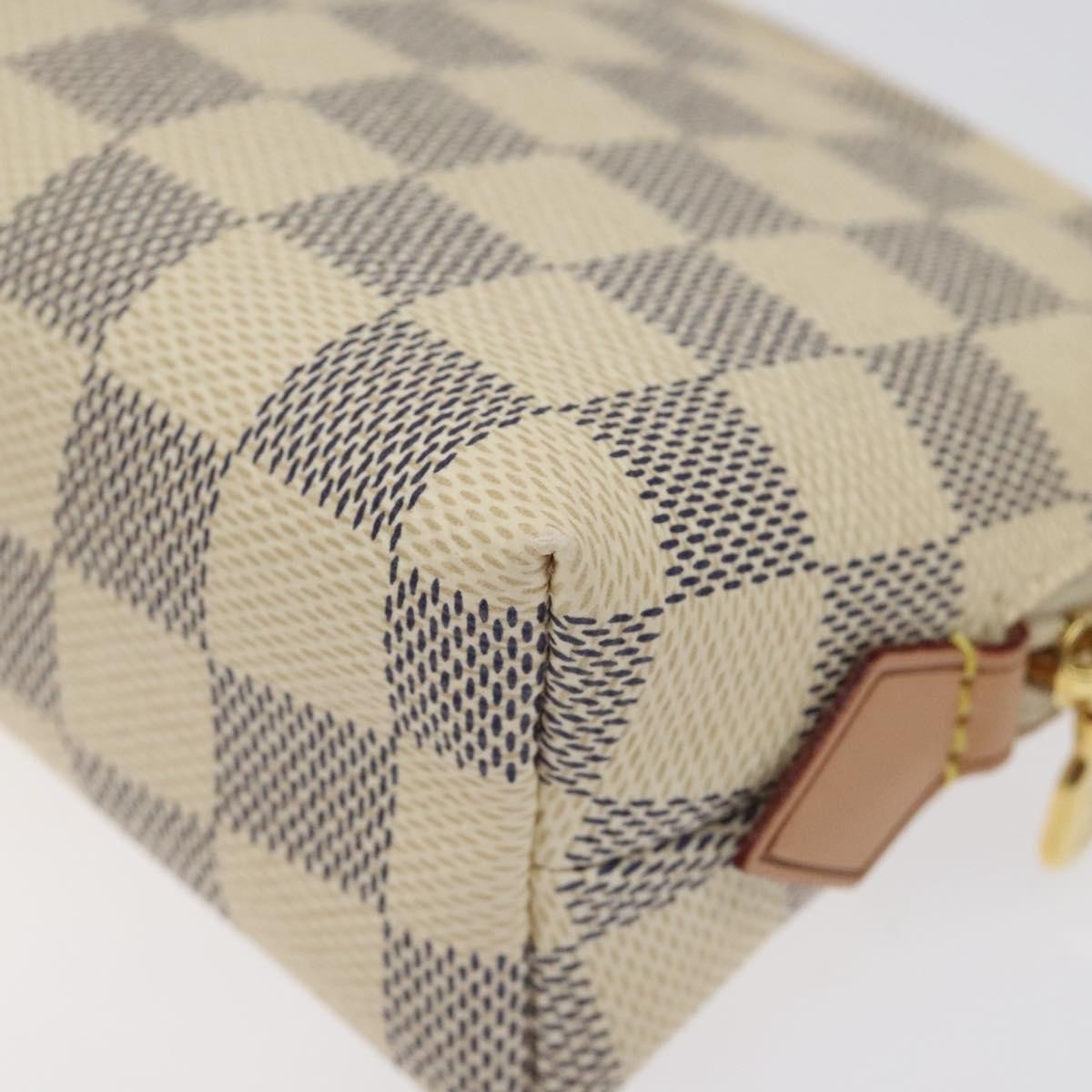 Louis Vuitton Cosmetic Pouch Damier, WHITE, CANVAS, Toiletry Case