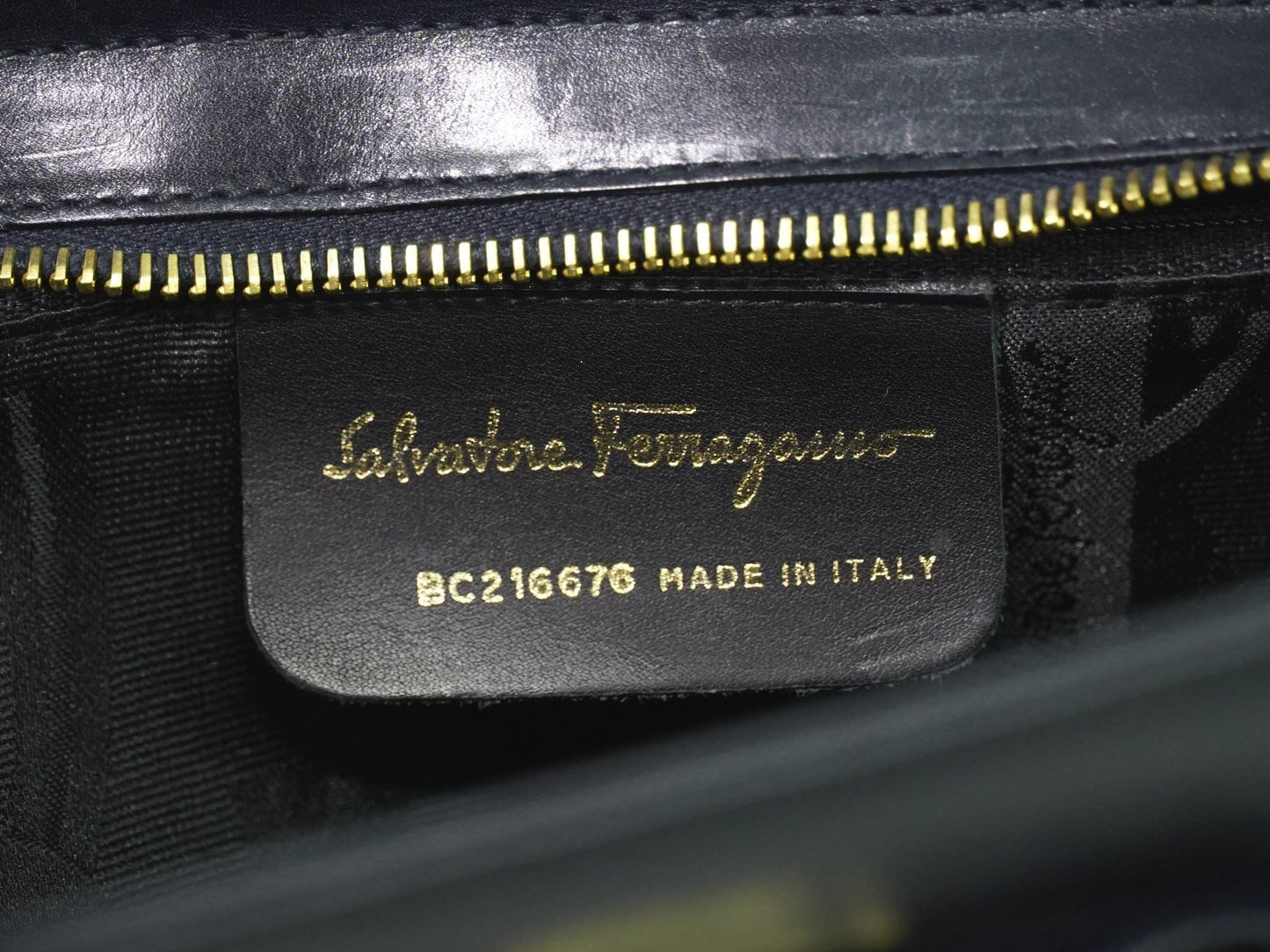 Salvatore Ferragamo Vara shoulder Bag Leather, BLACK, LEATHER, Shoulder bag