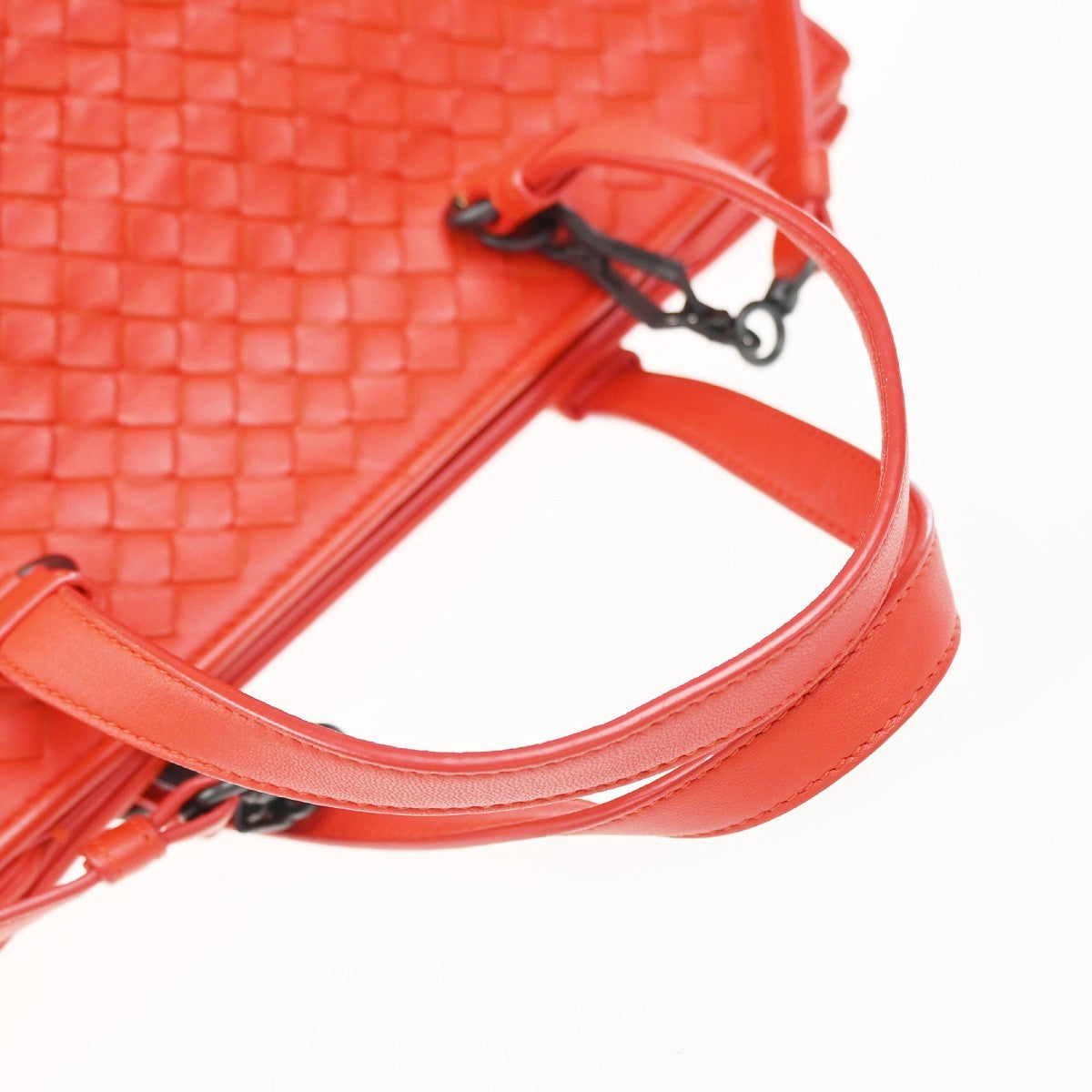Bottega Veneta 2-Pocket Convertible Tote Intrecciato Nappa, RED, LEATHER, Tote bag