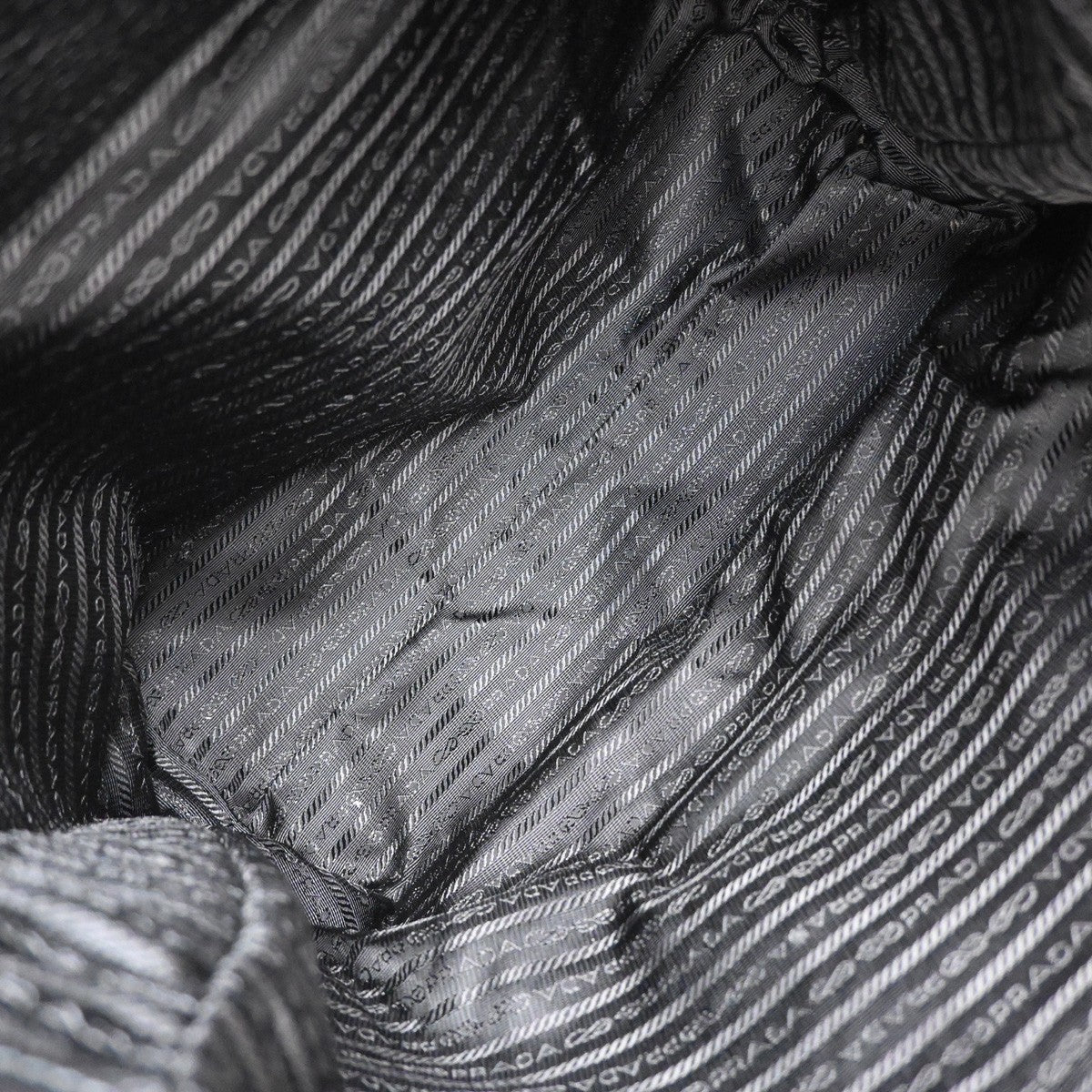 Prada Embossed Logo Convertible Open Tote Vitello Daino, BLACK, LEATHER, Tote bag