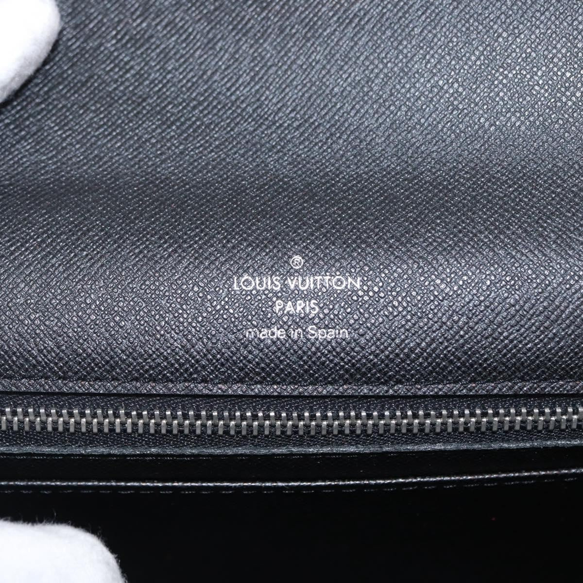 Louis Vuitton Selenga Pochette Taiga Leather, GRAY, LEATHER, Clutche & pouche