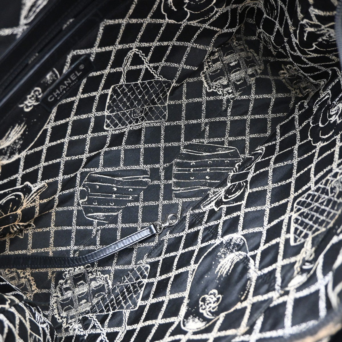 Chanel Essential 31 Rue Cambon Shopping Tote Leather, BLACK, LEATHER, Tote bag