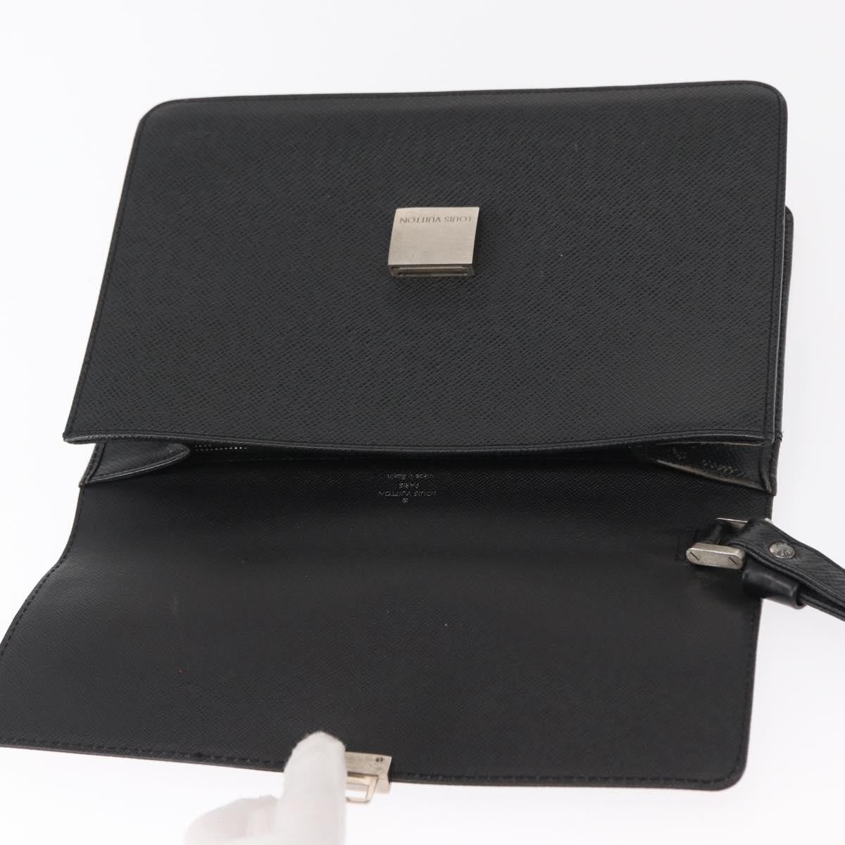 Louis Vuitton Selenga Pochette Taiga Leather, GRAY, LEATHER, Clutche & pouche