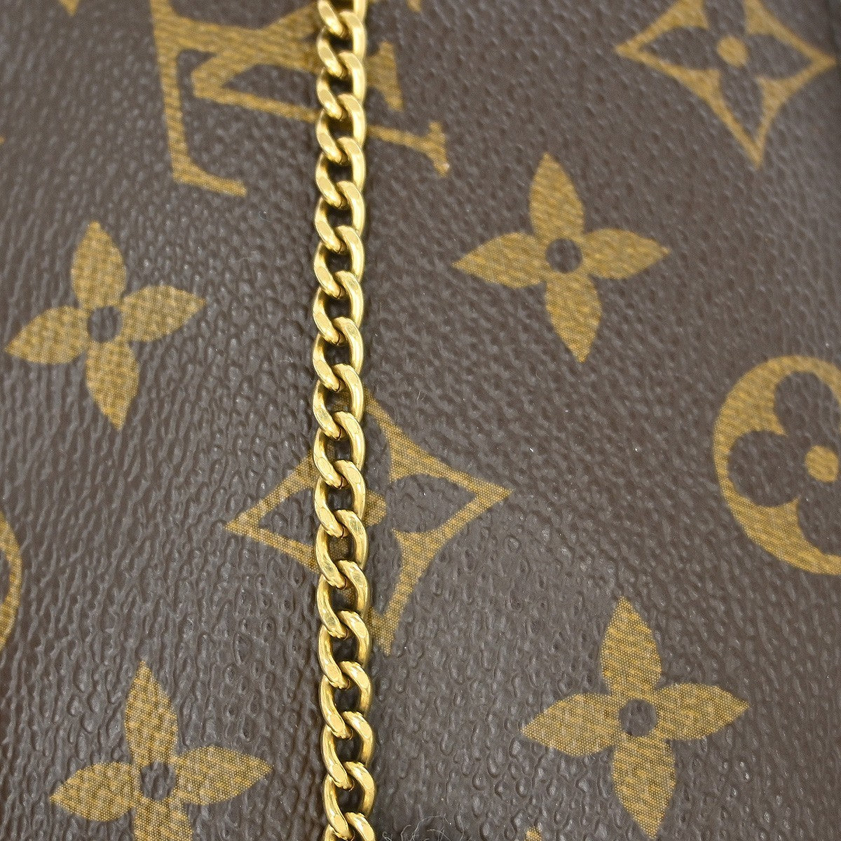 Louis Vuitton Mini pochette accessoires Canvas, Brown, Canvas, Clutch