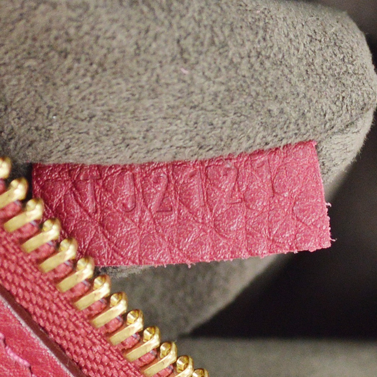 Louis Vuitton Cirrus Handbag Mahina Leather, RED, LEATHER, Handbag