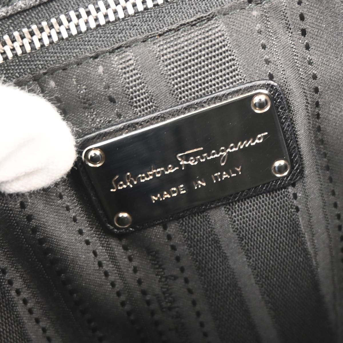 Salvatore Ferragamo Gancini Chain Shoulder bag Leather, BLACK, LEATHER, Shoulder bag