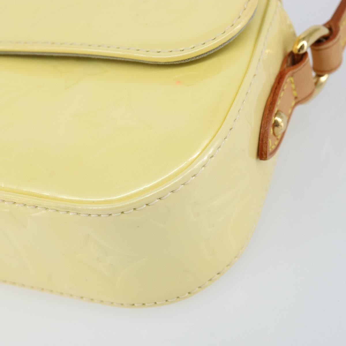 Louis Vuitton Malibu Street Handbag Monogram Vernis, BEIGE, PATENT_LEATHER, Clutche & pouche