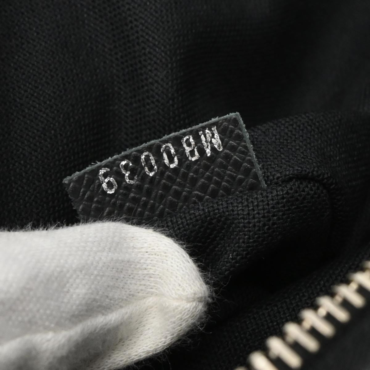 Louis Vuitton Dimitri Messenger Bag Taiga Leather, BLACK, LEATHER, Shoulder bag