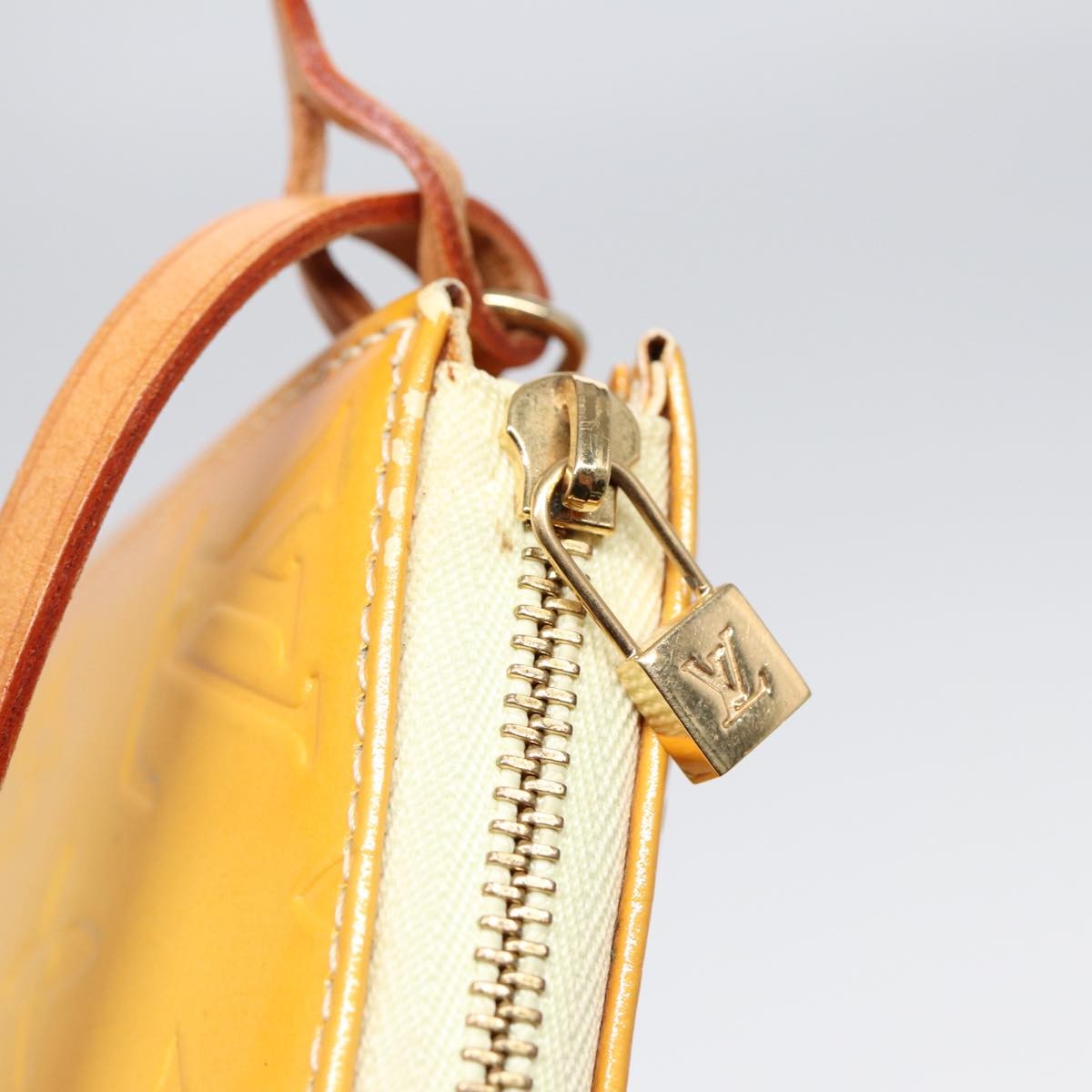Louis Vuitton Lexington Pochette Monogram Vernis, YELLOW, PATENT_LEATHER, Clutche & pouche