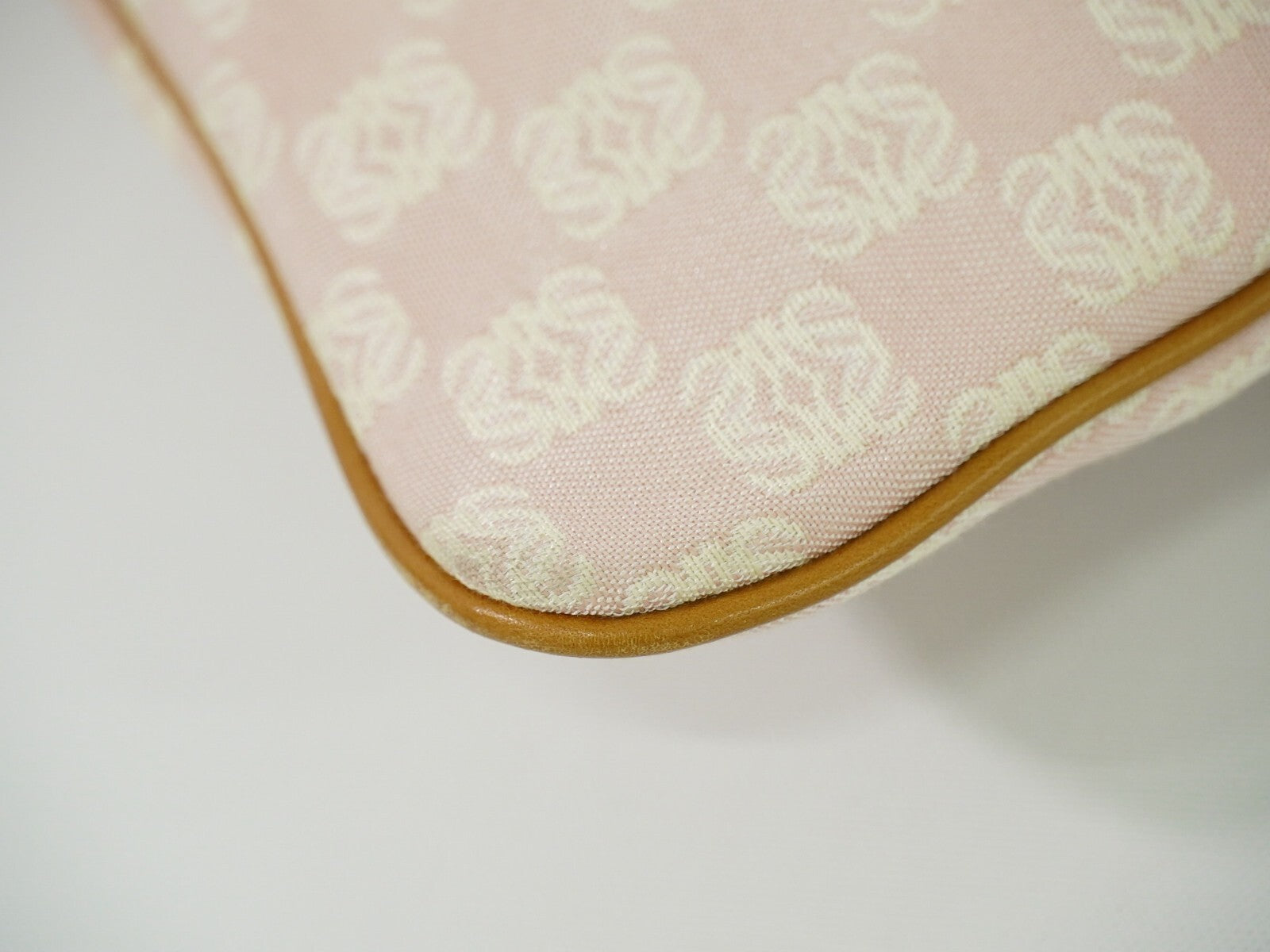 Loewe Anagram Shoulder Bag Canvas, PINK, CANVAS, Crossbody bag