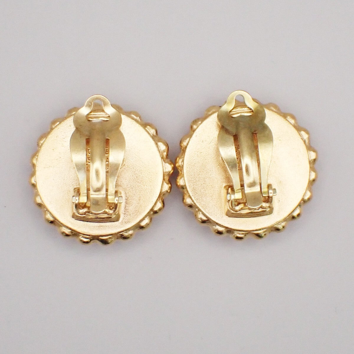 Chanel CC Round Earrings Metal, Black, Gold Plated, Earrings