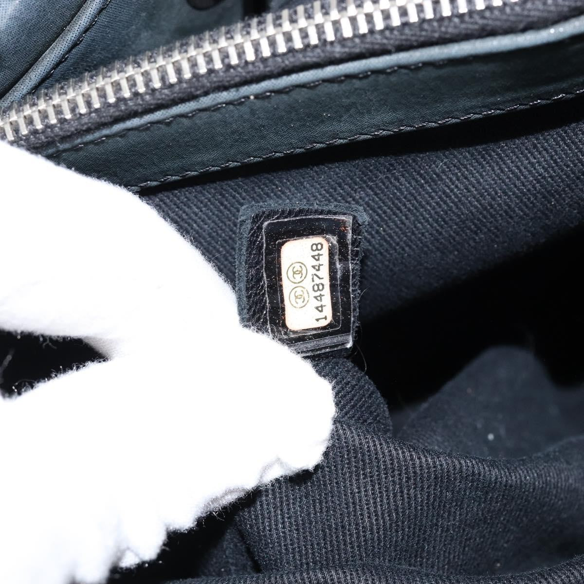 Chanel CC Charm Tote Quilted Iridescent Calfskin, GREEN, LEATHER, Tote bag