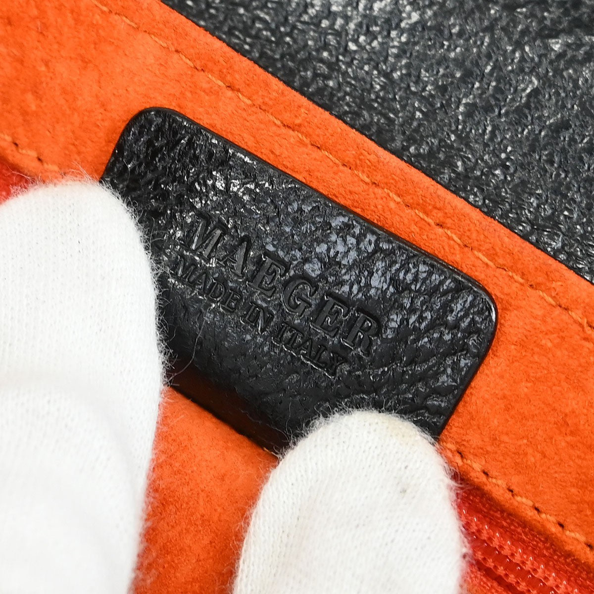 Bvlgari B.Zero1 Logomania Bag Leather, BLACK, LEATHER, Shoulder bag