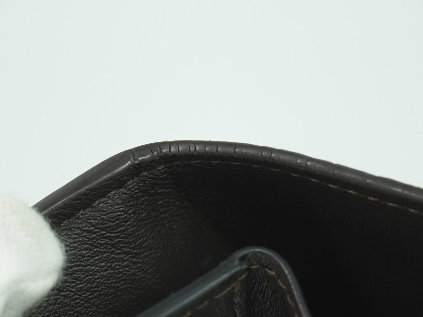 Louis Vuitton Capucines Compact wallet Leather, BEIGE, LEATHER, Wallets