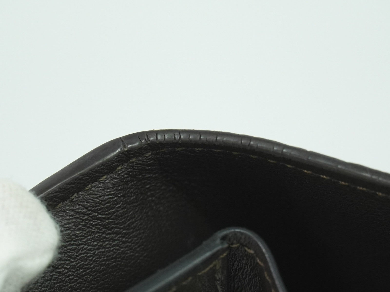 Louis Vuitton Capucines Compact wallet Leather, BEIGE, LEATHER, Wallets