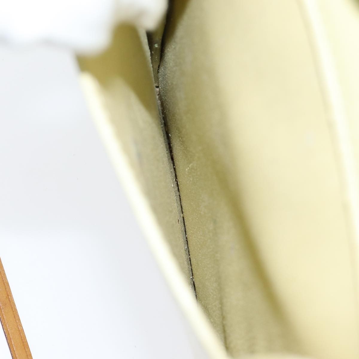 Louis Vuitton Thompson Street Handbag Monogram Vernis, YELLOW, PATENT_LEATHER, Clutche & pouche