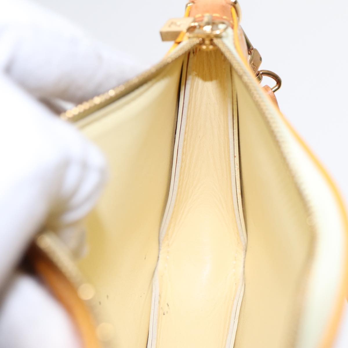 Louis Vuitton Lexington Pochette Monogram Vernis, YELLOW, PATENT_LEATHER, Clutche & pouche