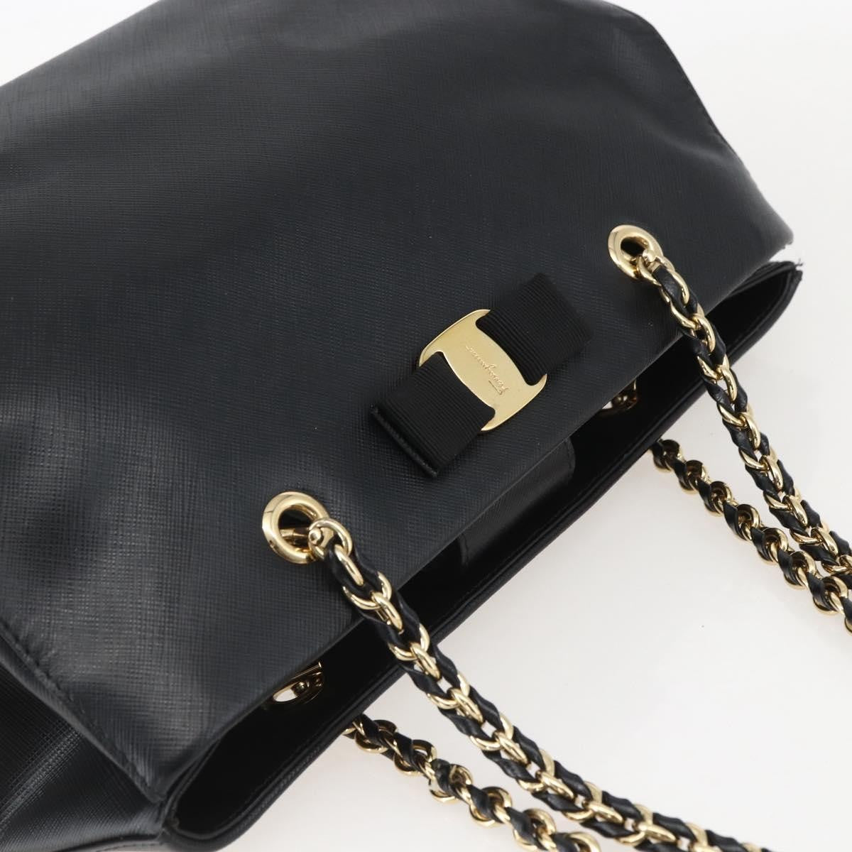 Salvatore Ferragamo Vala Chain Shoulder bag Leather, BLACK, LEATHER, Shoulder bag