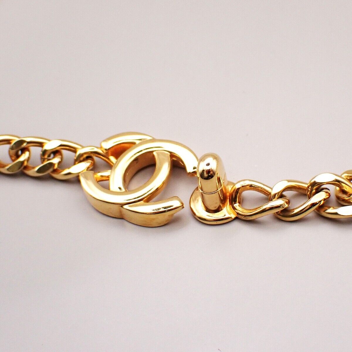 Chanel Vintage Turnlock Reissue Chain Necklace Metal, GOLD, GOLD_PLATED, Necklace