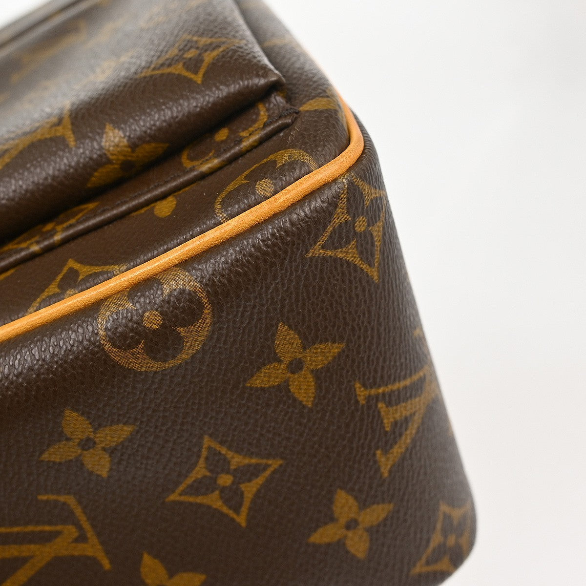 Louis Vuitton Viva Cite Handbag Monogram Canvas, Brown, Canvas, Shoulder Bag