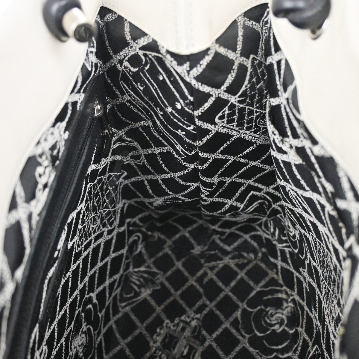 Chanel Essential 31 Rue Cambon Shopping Tote Leather, WHITE, LEATHER, Tote bag