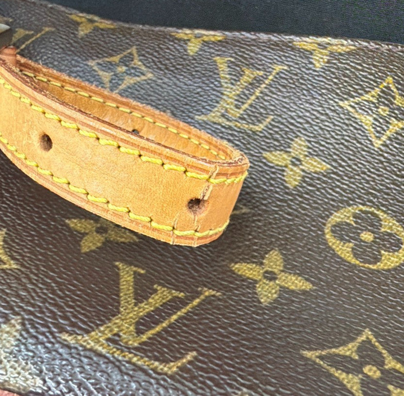 Louis Vuitton Trotteur Handbag Monogram Canvas, Brown, Canvas, Shoulder Bag