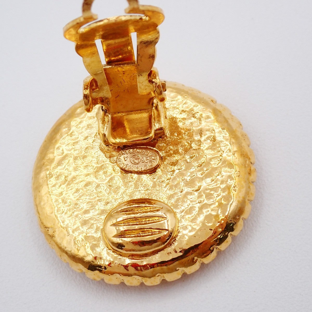 Chanel Vintage CC Round Button Clip-On Earrings Metal, Gold, Gold Plated, Earrings