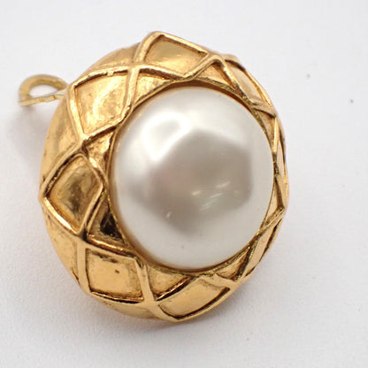 Chanel Vintage Round Clip-On Earrings Metal with Faux Pearl, GOLD, GOLD_PLATED, Earrings