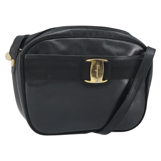 Salvatore Ferragamo Vara Bow camera Shoulder Bag Leather, BLACK, LEATHER, Shoulder bag