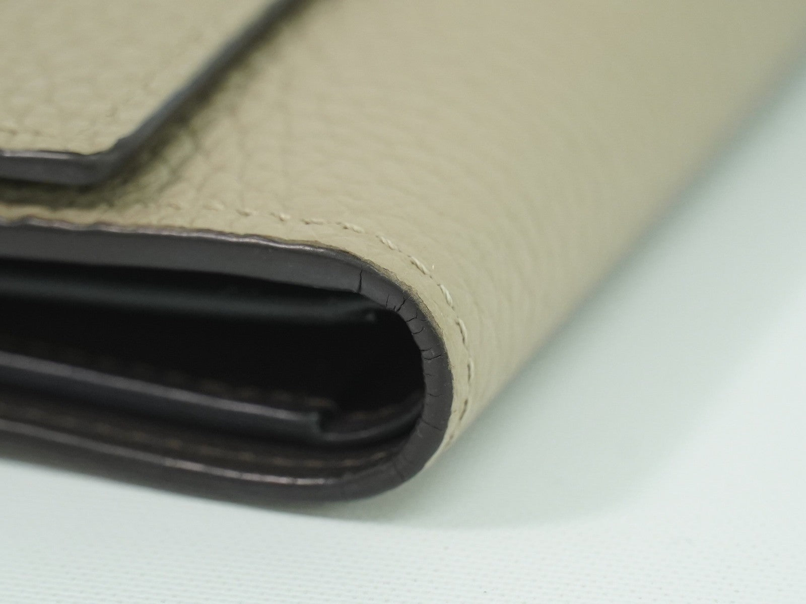 Louis Vuitton Capucines Compact wallet Leather, BEIGE, LEATHER, Wallets