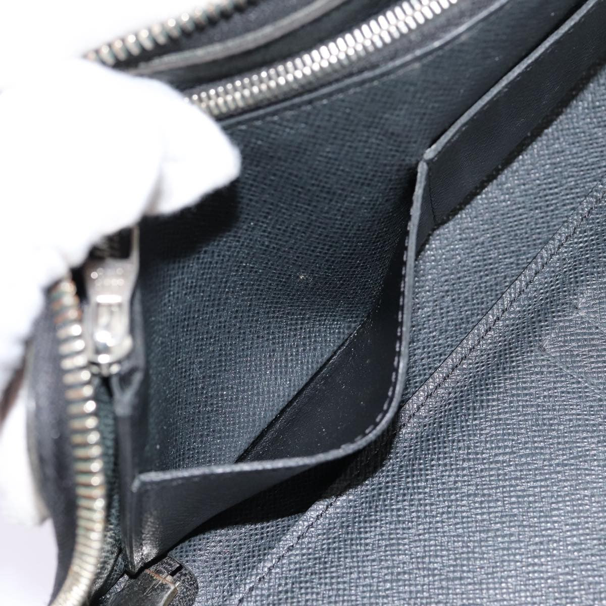 Louis Vuitton Zippy wallet vertical Taïga, GRAY, LEATHER, Wallets