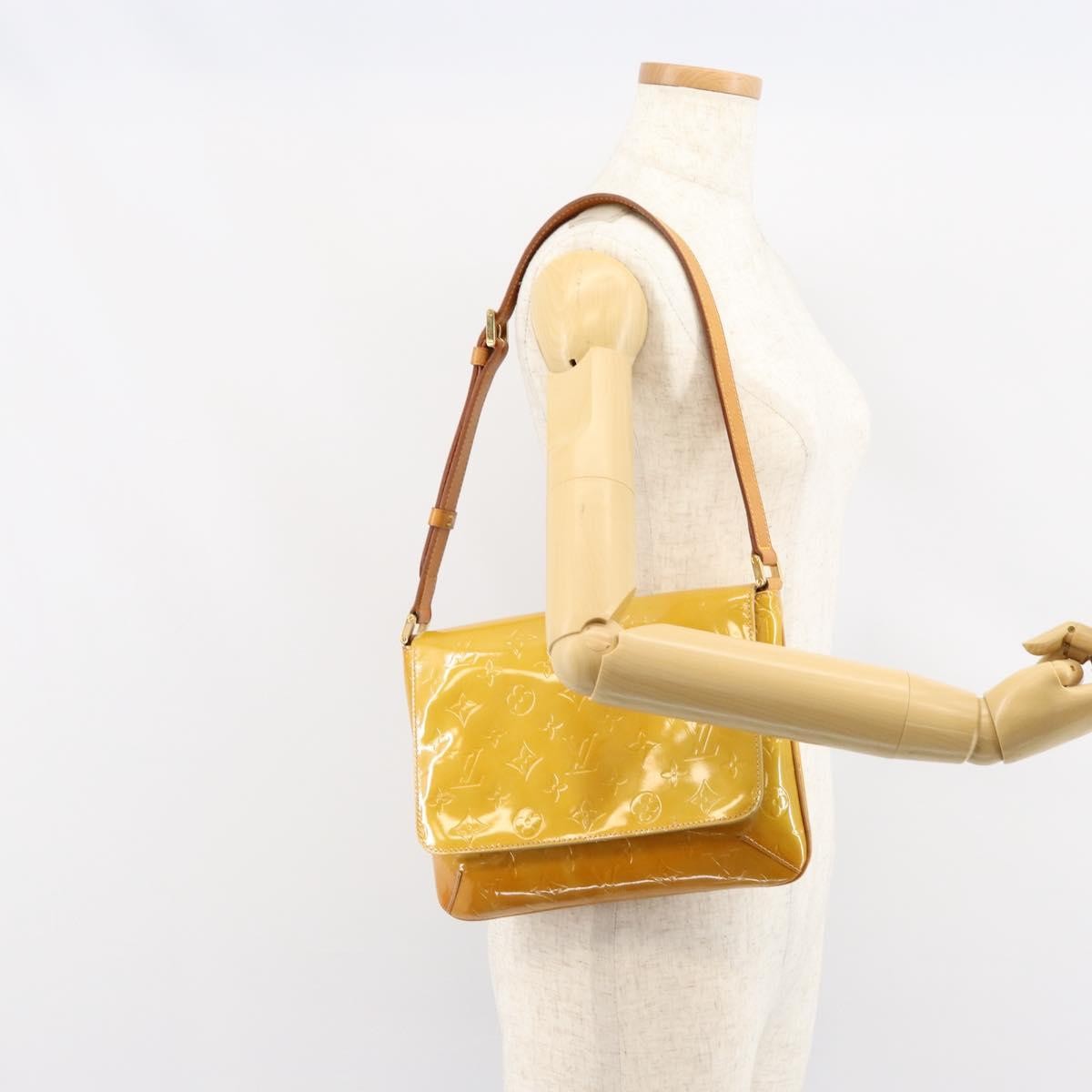 Louis Vuitton Thompson Street Handbag Monogram Vernis, BEIGE, PATENT_LEATHER, Shoulder bag