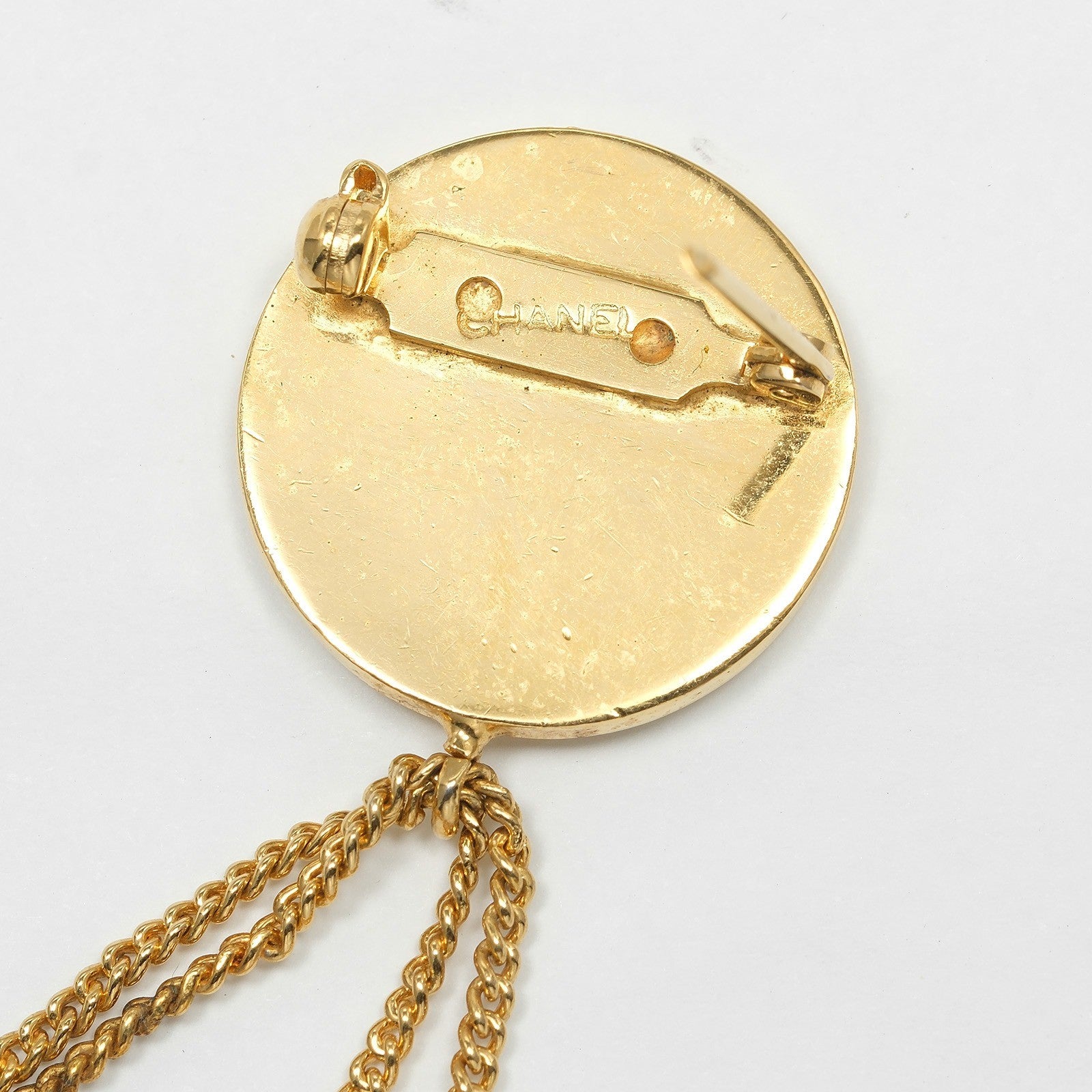 Chanel Vintage Medallion Flap Bag Brooch Metal, GOLD, GOLD_PLATED, Brooch