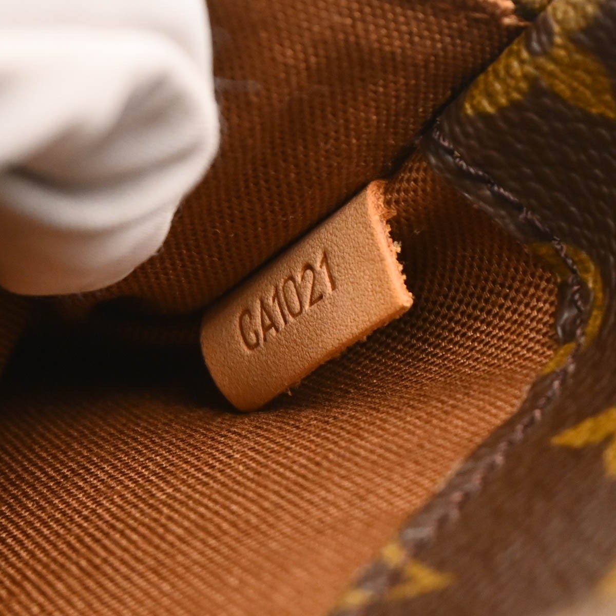 Louis Vuitton Pochette Gange Monogram Canvas, BROWN, CANVAS, Clutche & pouche