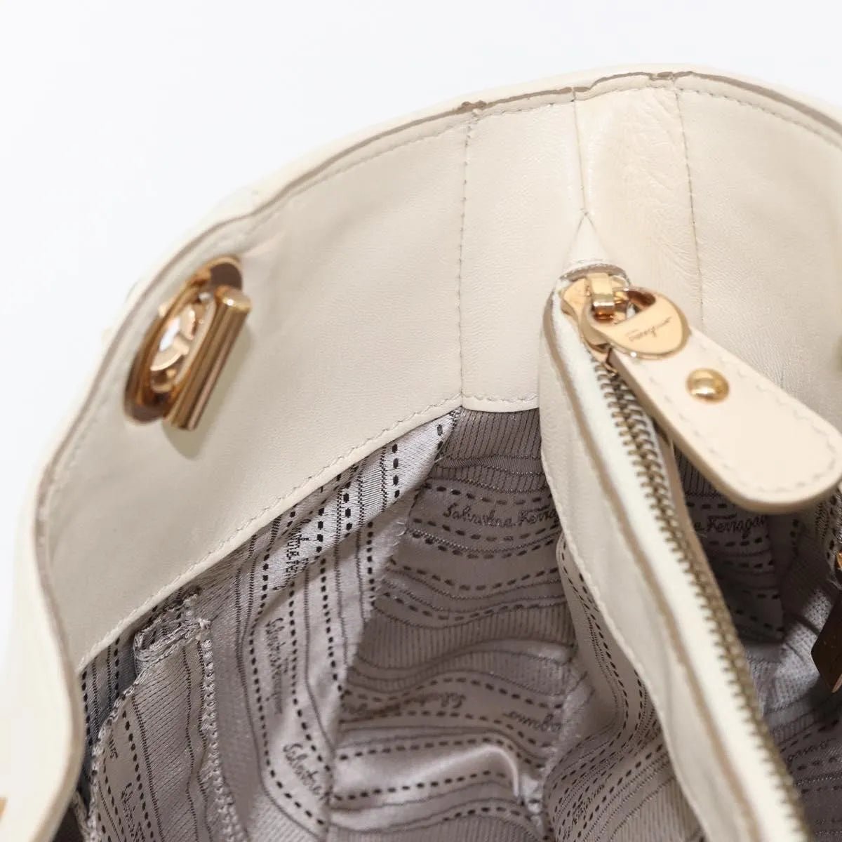Salvatore Ferragamo Betulla Chain Tote - Brandsamsara