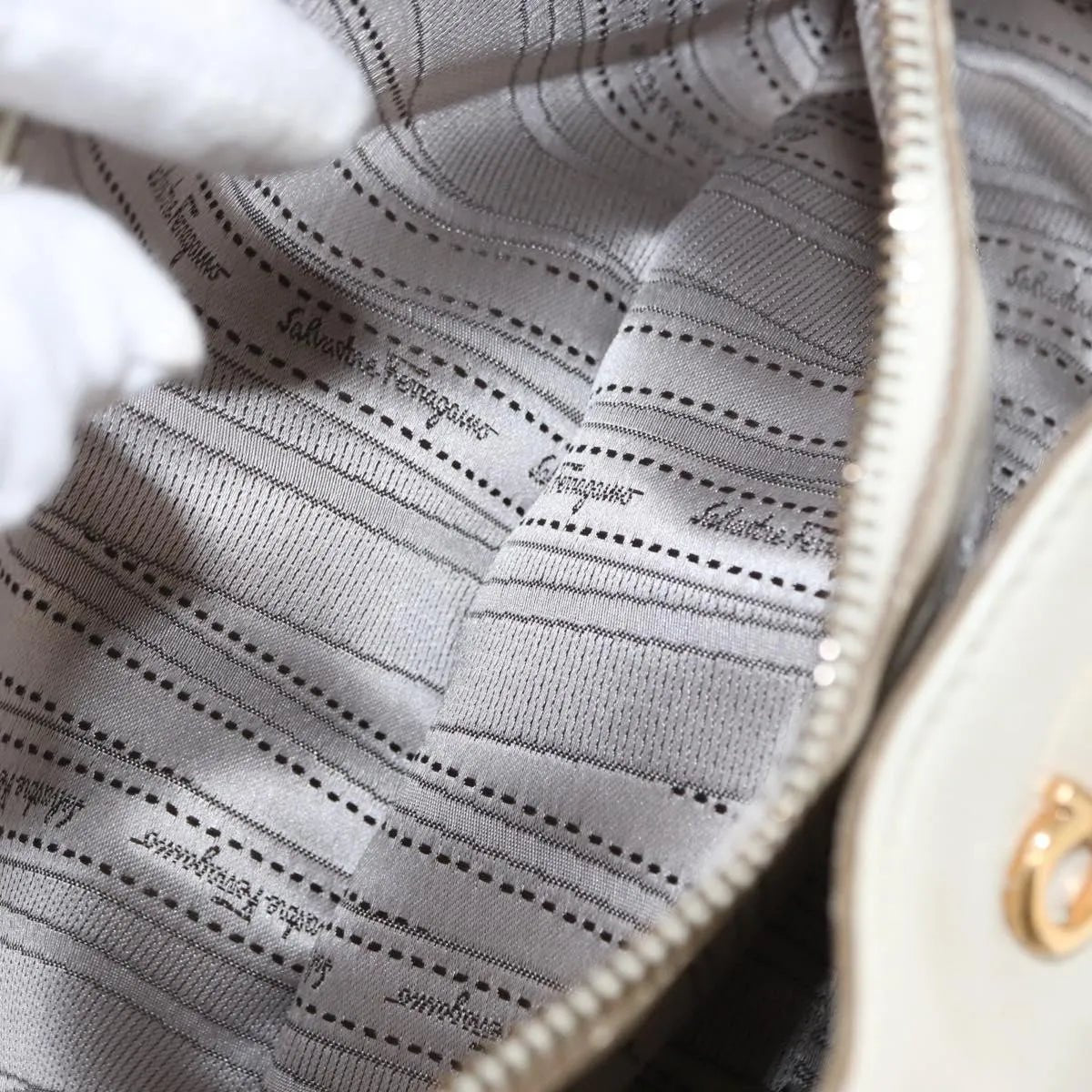 Salvatore Ferragamo Betulla Chain Tote - Brandsamsara