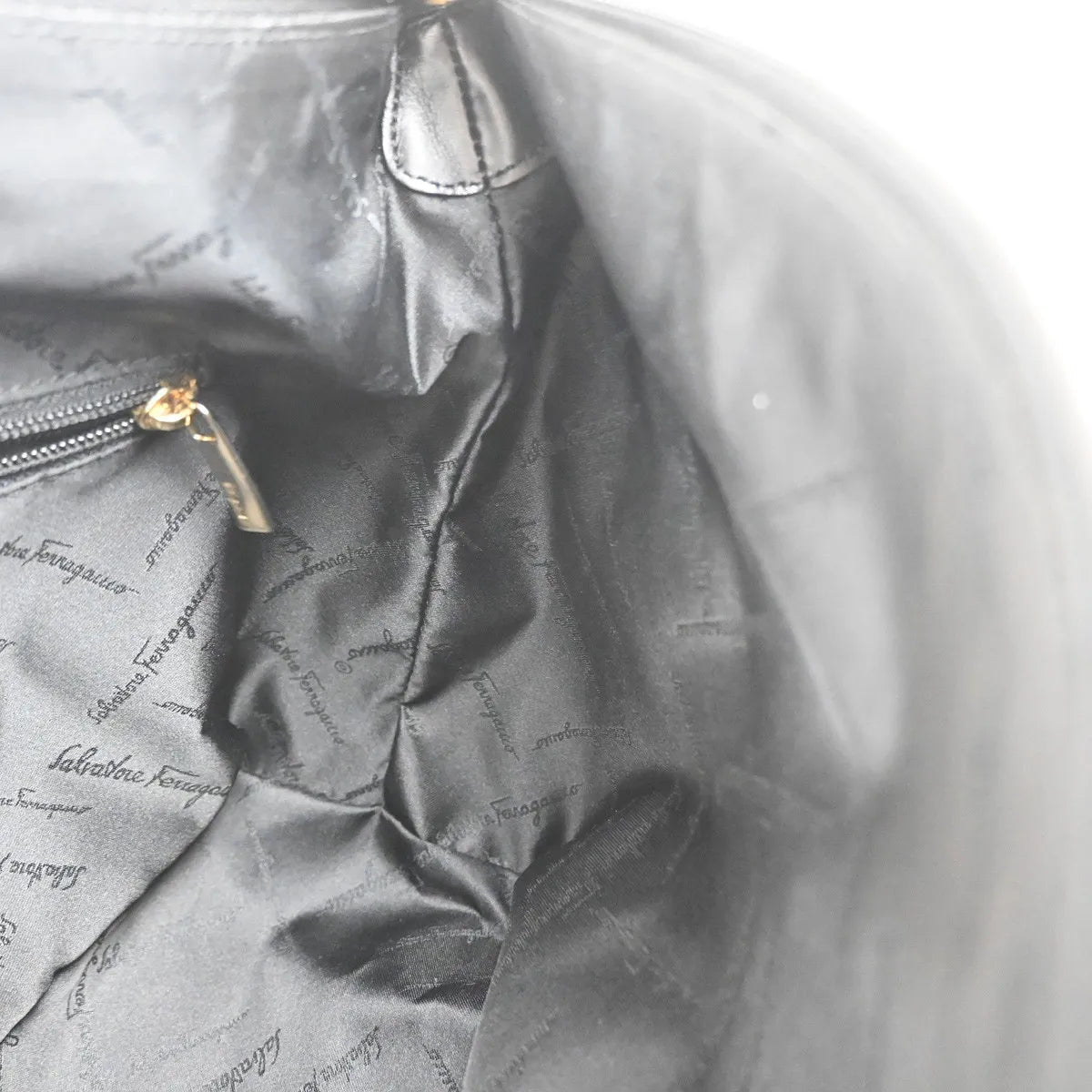 Salvatore Ferragamo Gancini Zip - Brandsamsara