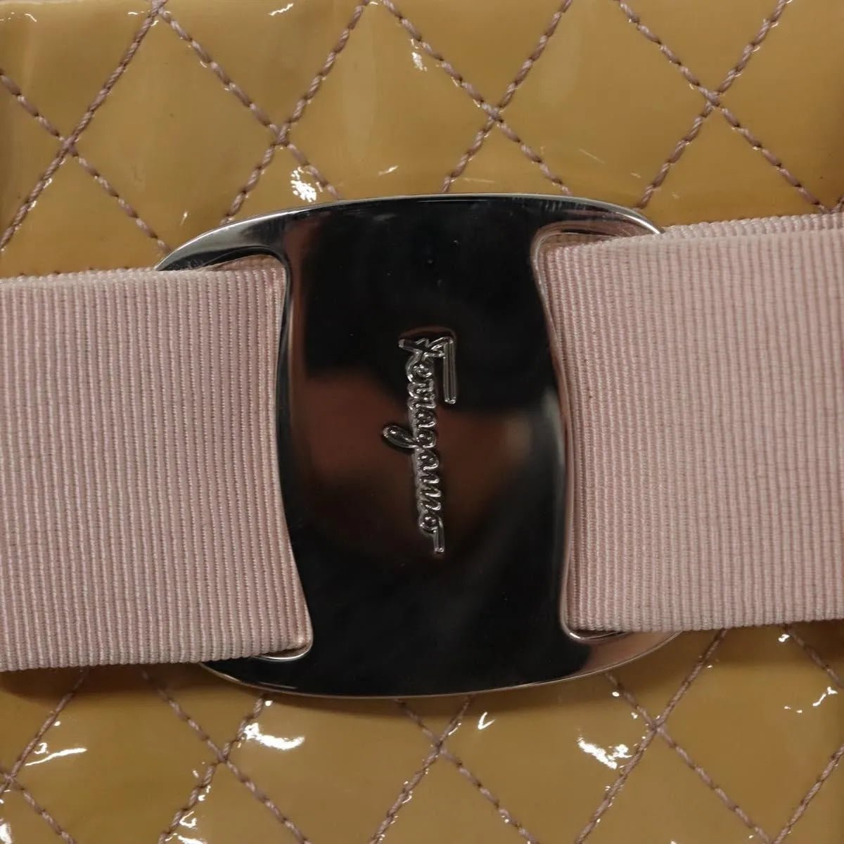 Salvatore Ferragamo Vala - Brandsamsara