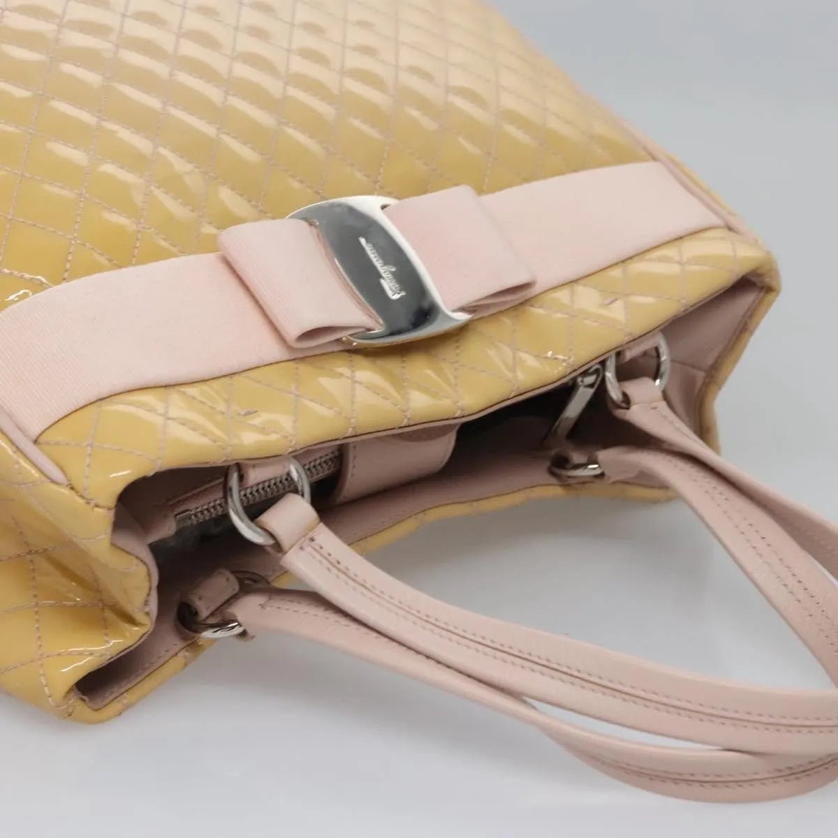 Salvatore Ferragamo Vala - Brandsamsara