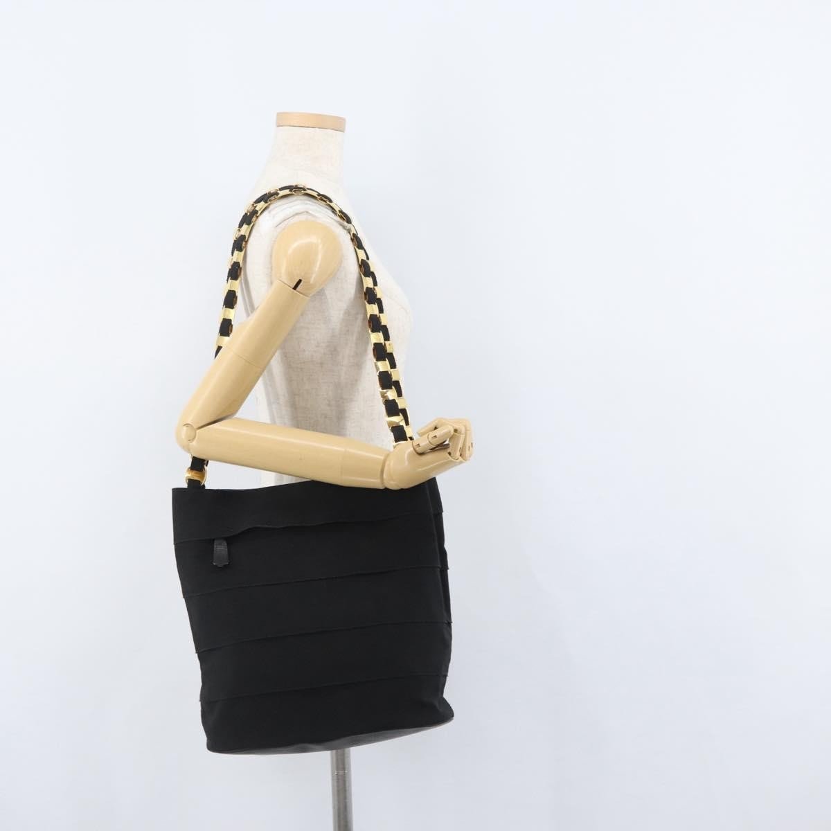 Salvatore Ferragamo Vala Shoulder Bag - Brandsamsara