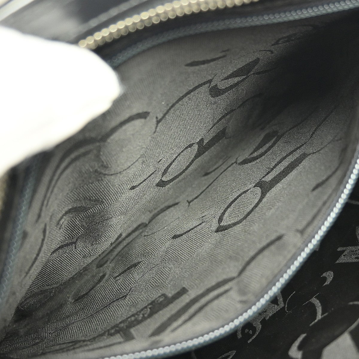 Salvatore Ferragamo Vintage Chain Shoulder Bag - Brandsamsara