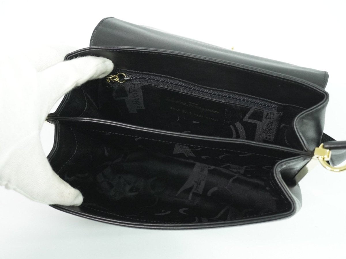 Salvatore Ferragamo Vintage Shoulder Bag - Brandsamsara