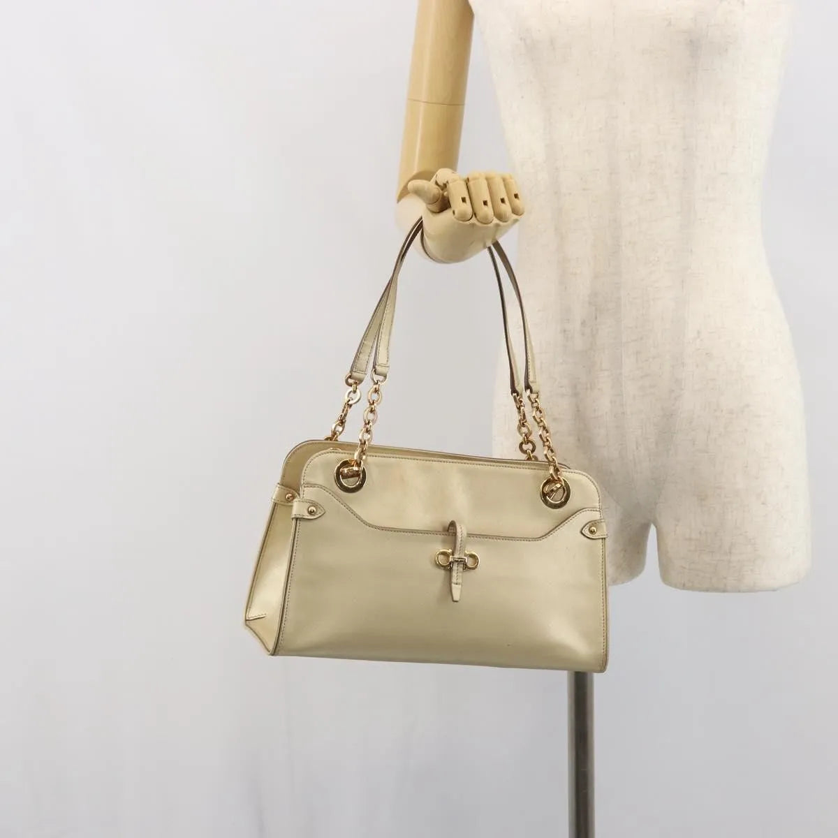 Salvatore Ferragamo Gancini Leather, Gold, Leather, Shoulder Bag