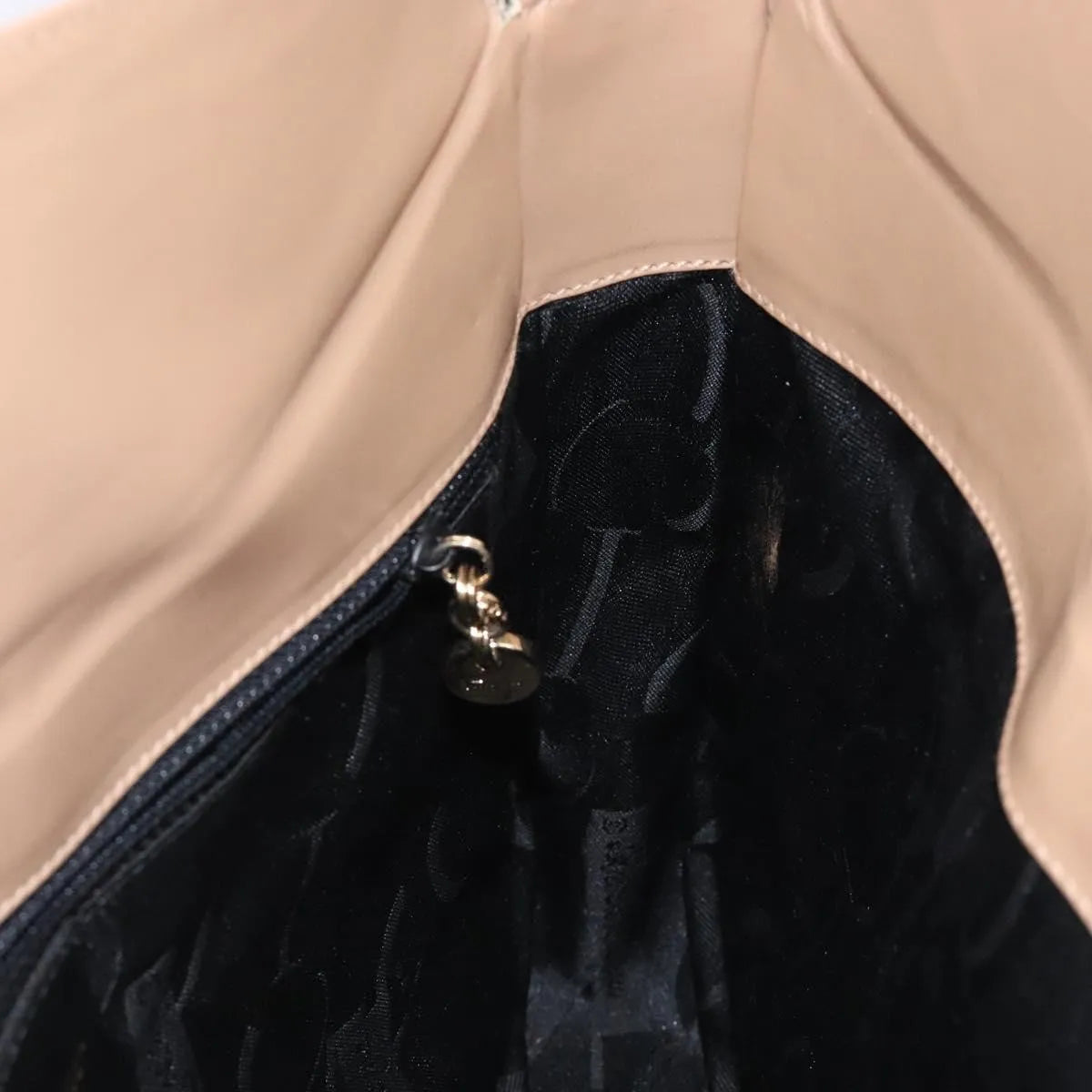 Salvatore Ferragamo Gancini Leather, Beige, Leather, Shoulder Bag
