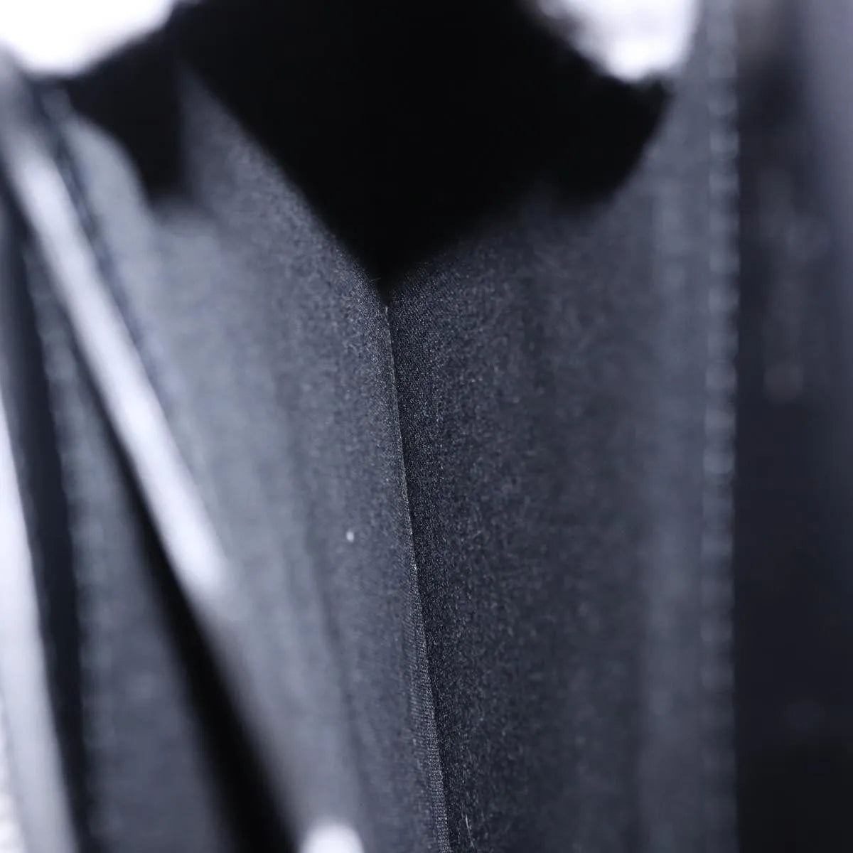 Louis Vuitton Robusto Taiga, Black, Leather, Briefcase