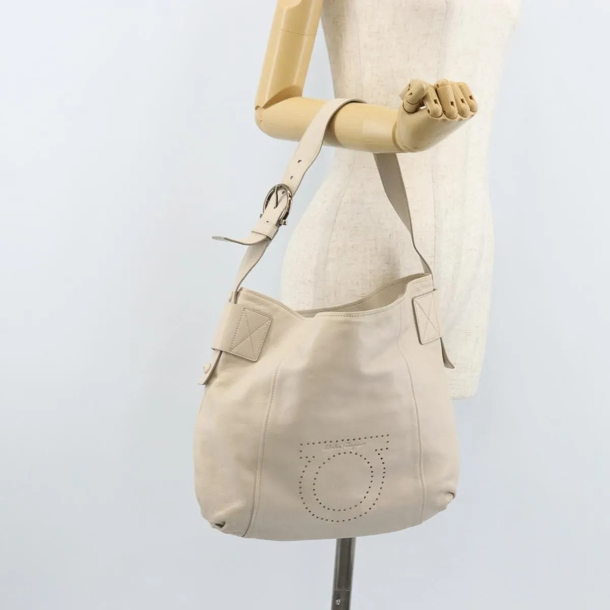 Salvatore Ferragamo Vintage Gancini Hobo Leather, White, Leather, Shoulder Bag
