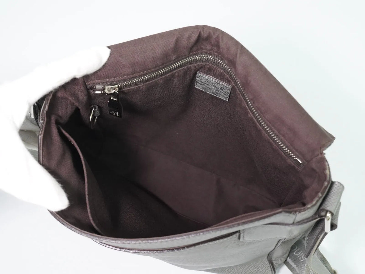 Louis Vuitton Roman Taiga Leather, Gray, Leather, Shoulder Bag