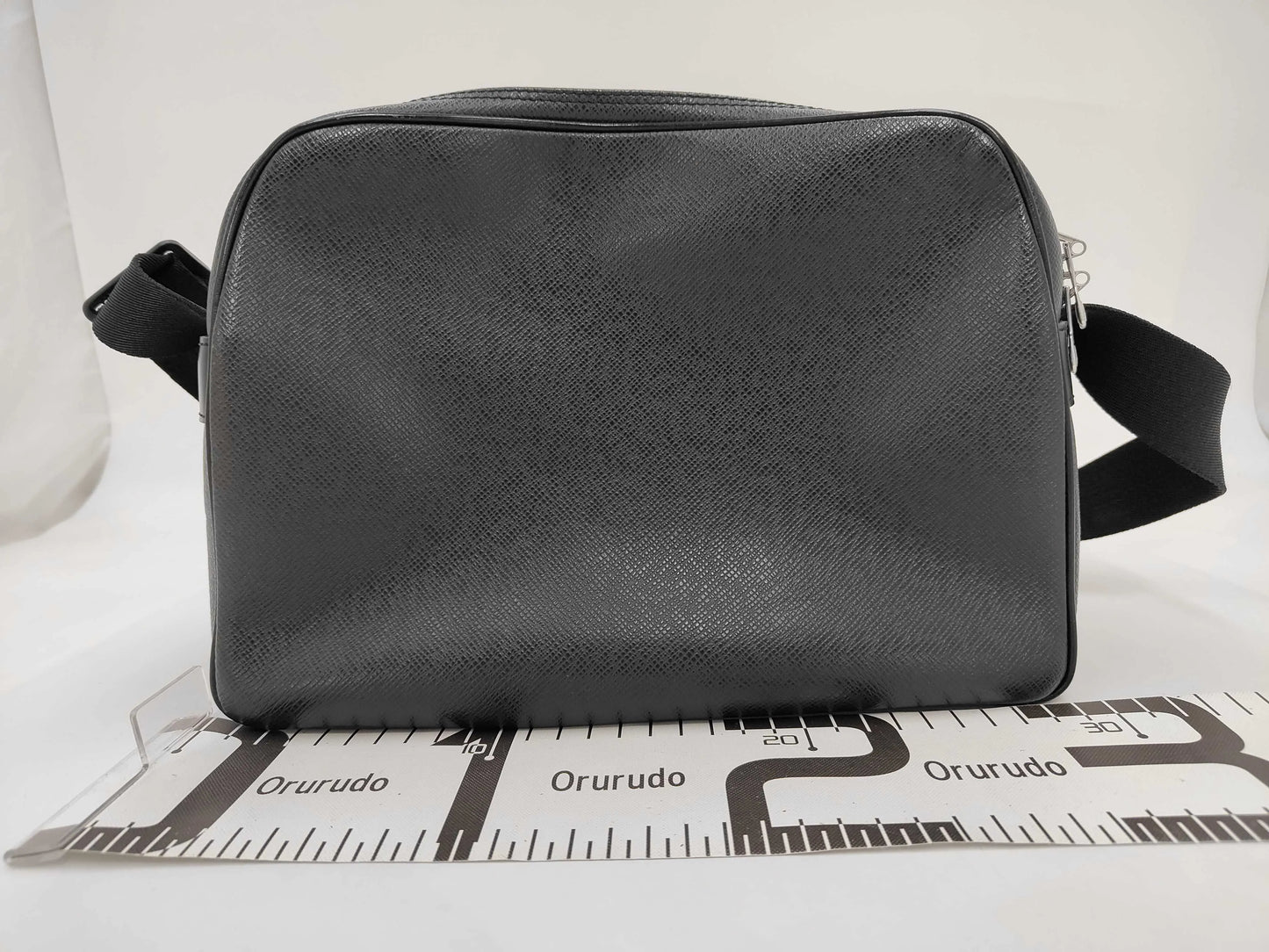 Louis Vuitton Reporter Taiga Leather, Brown, Canvas, Shoulder Bag